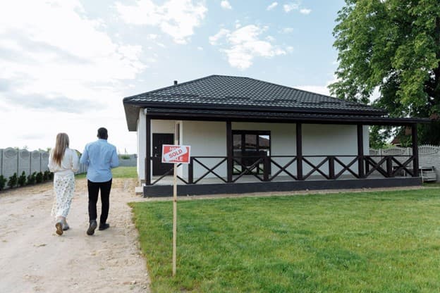 What Are The Costs That Come With Moving Into a New Home
