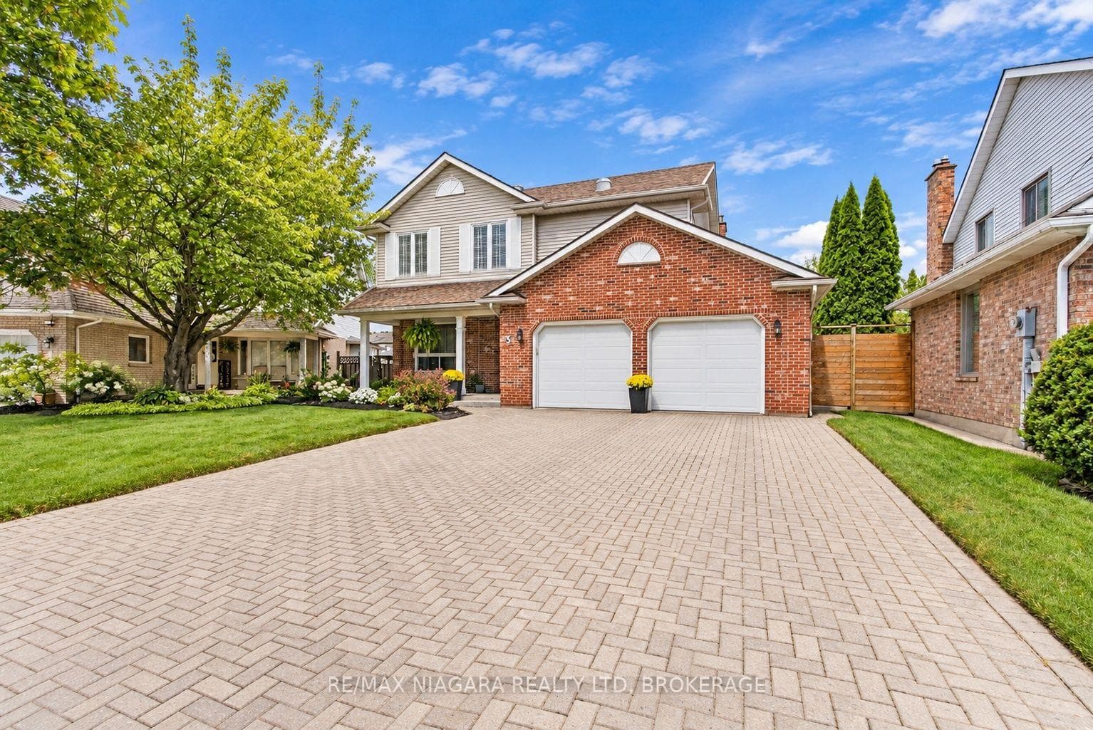 5 THORN Place