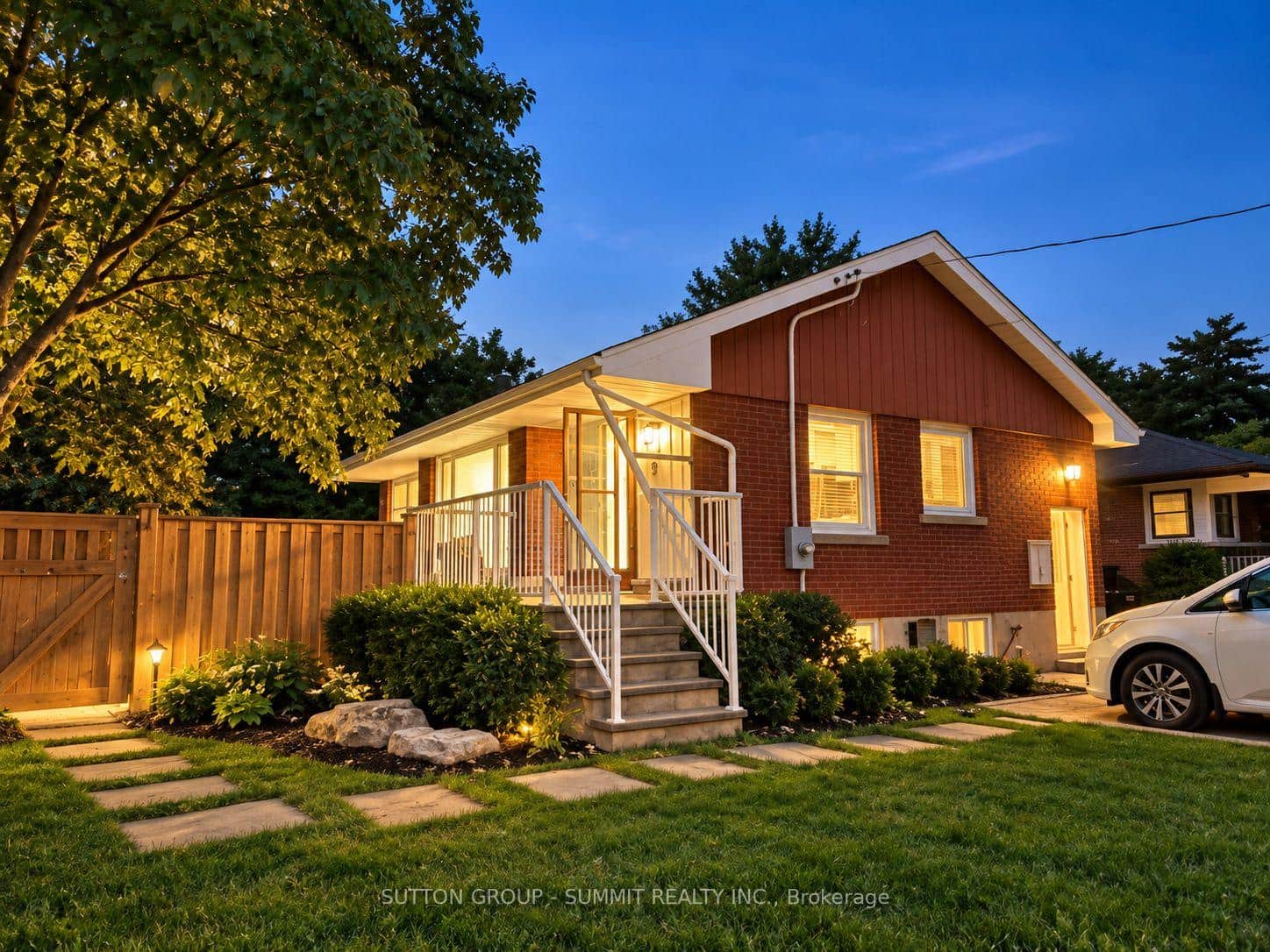 9 Grenadier Drive