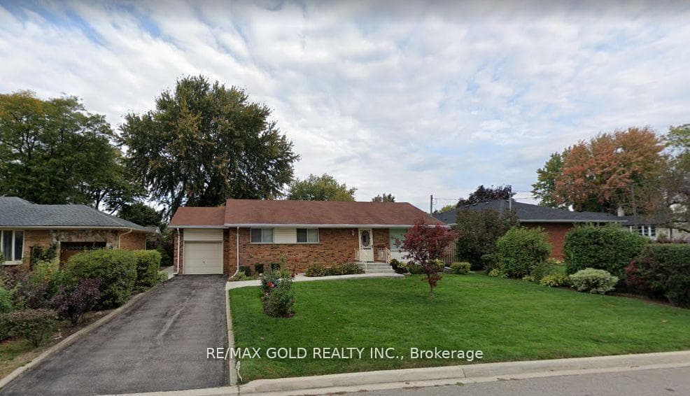 18 Suburban Drive