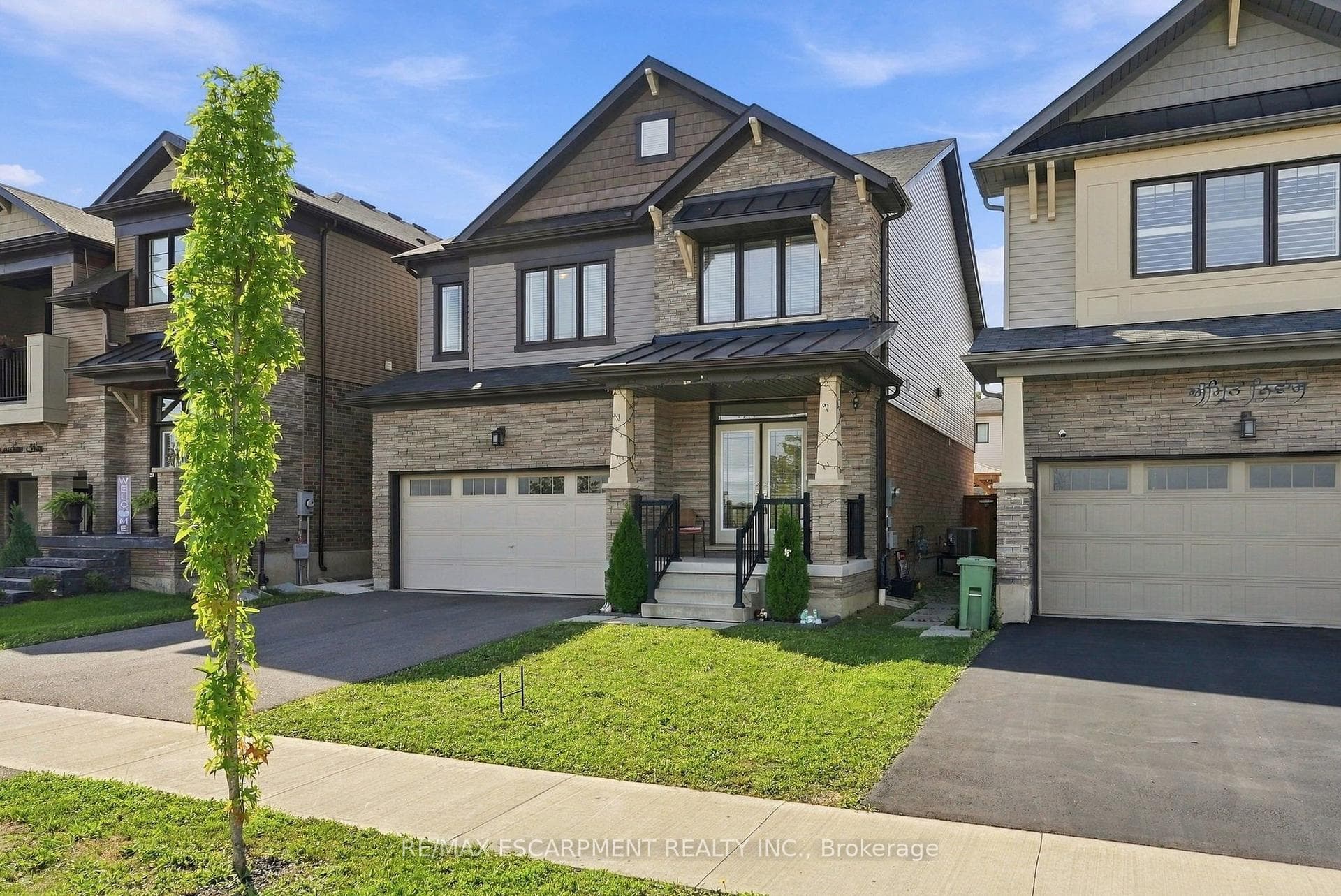 35 Royal Coachman Way