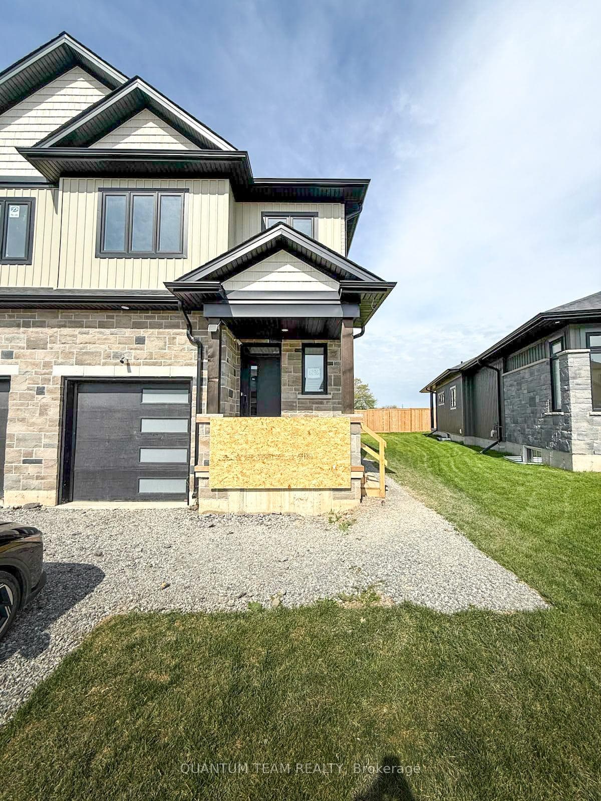 6196 Curlin Crescent Unit 2