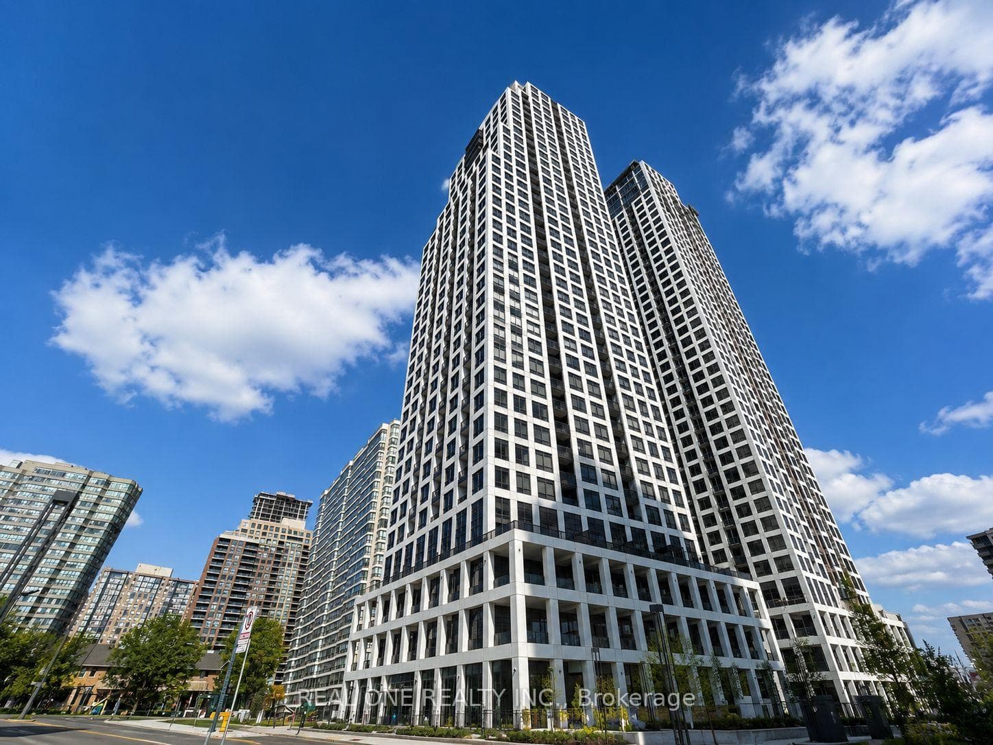 36 Elm Drive Unit 3008