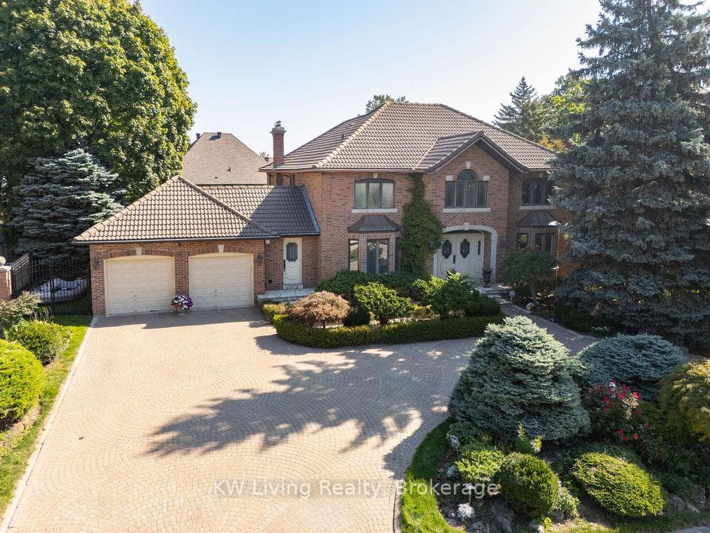 1070 Geran Crescent