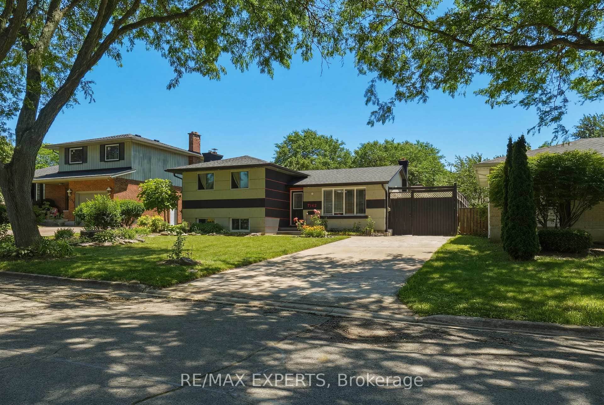 7142 Rosseau Place