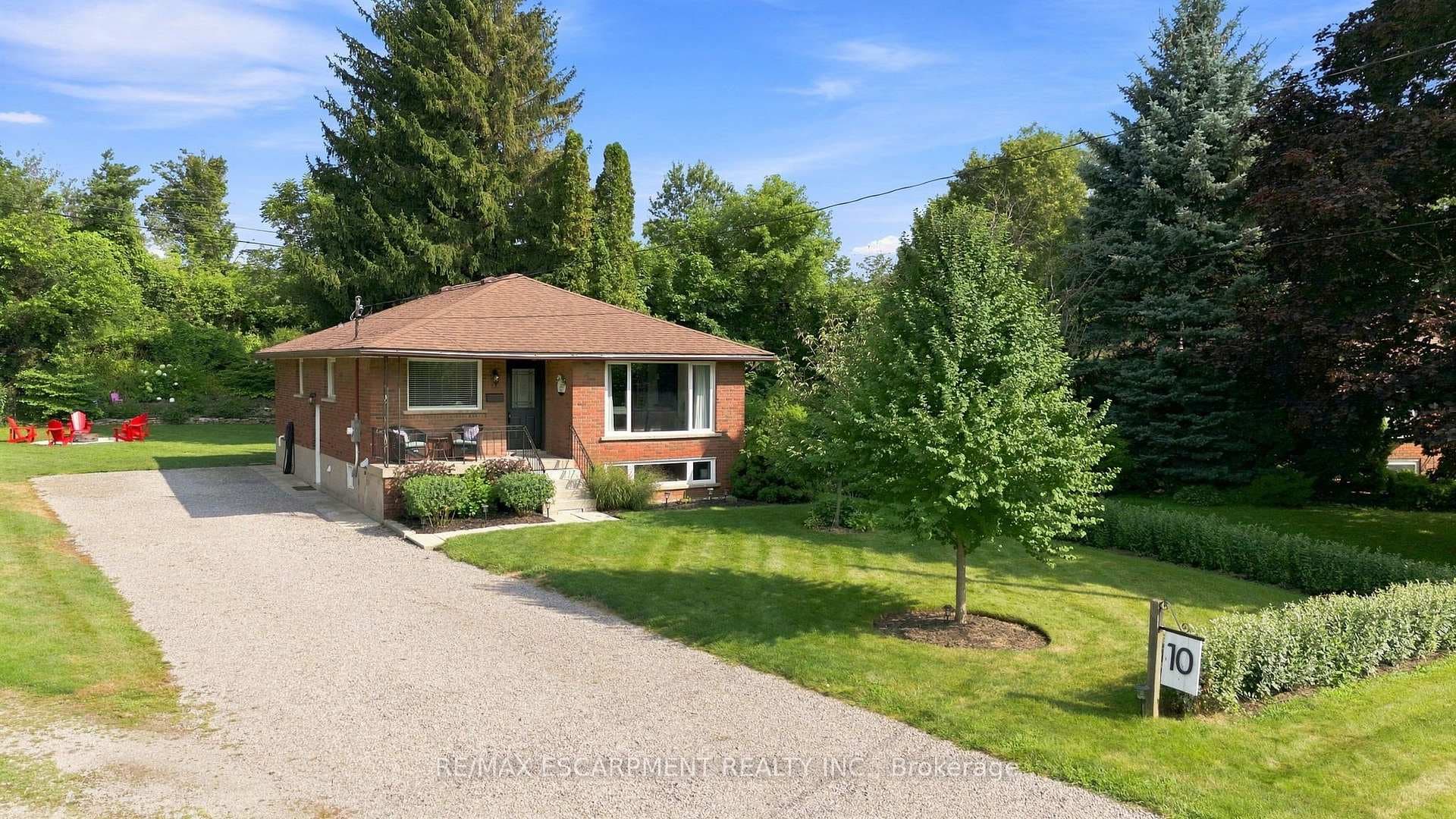 10 Taylor Crescent