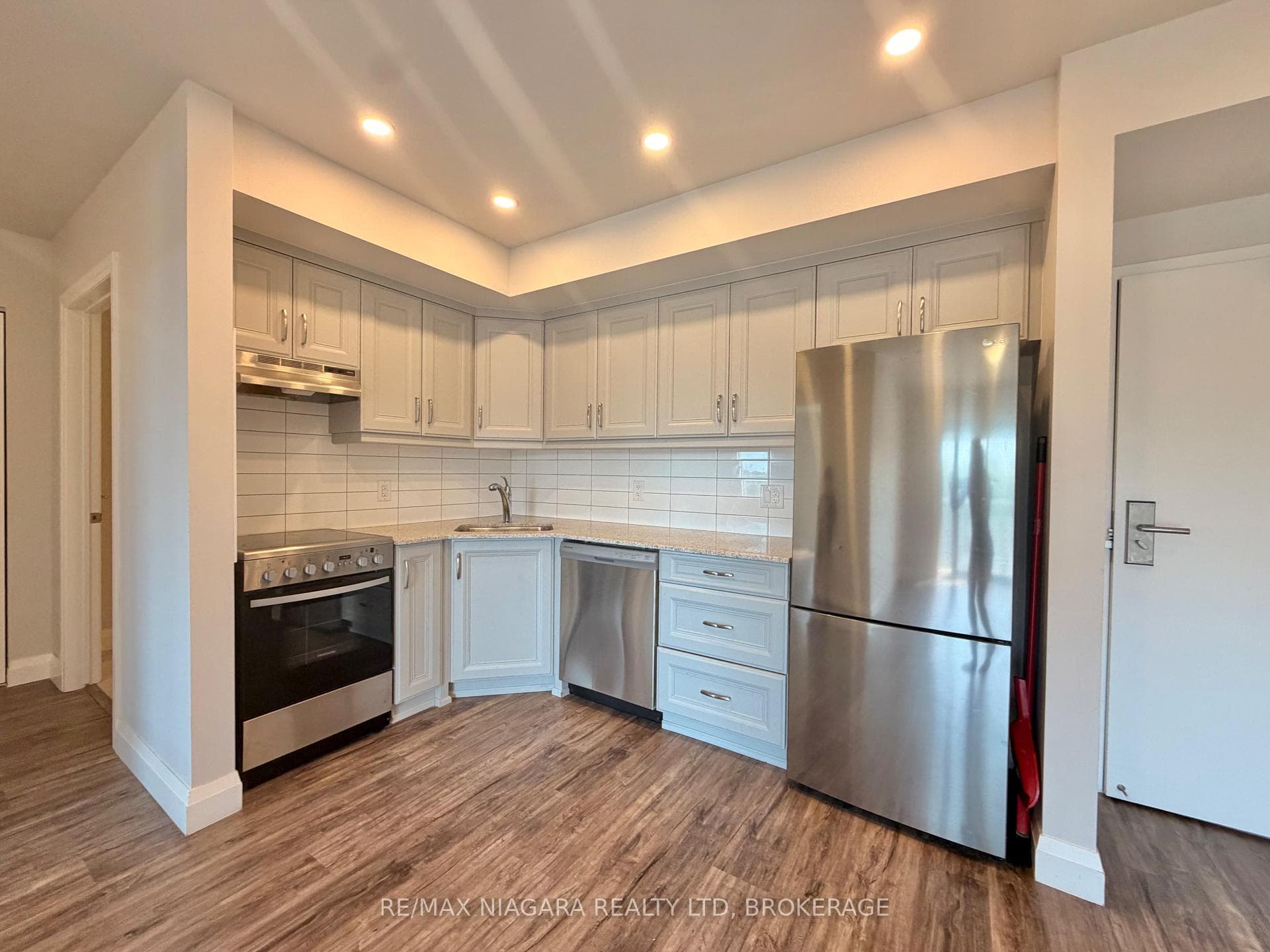 5698 MAIN Street Unit 405