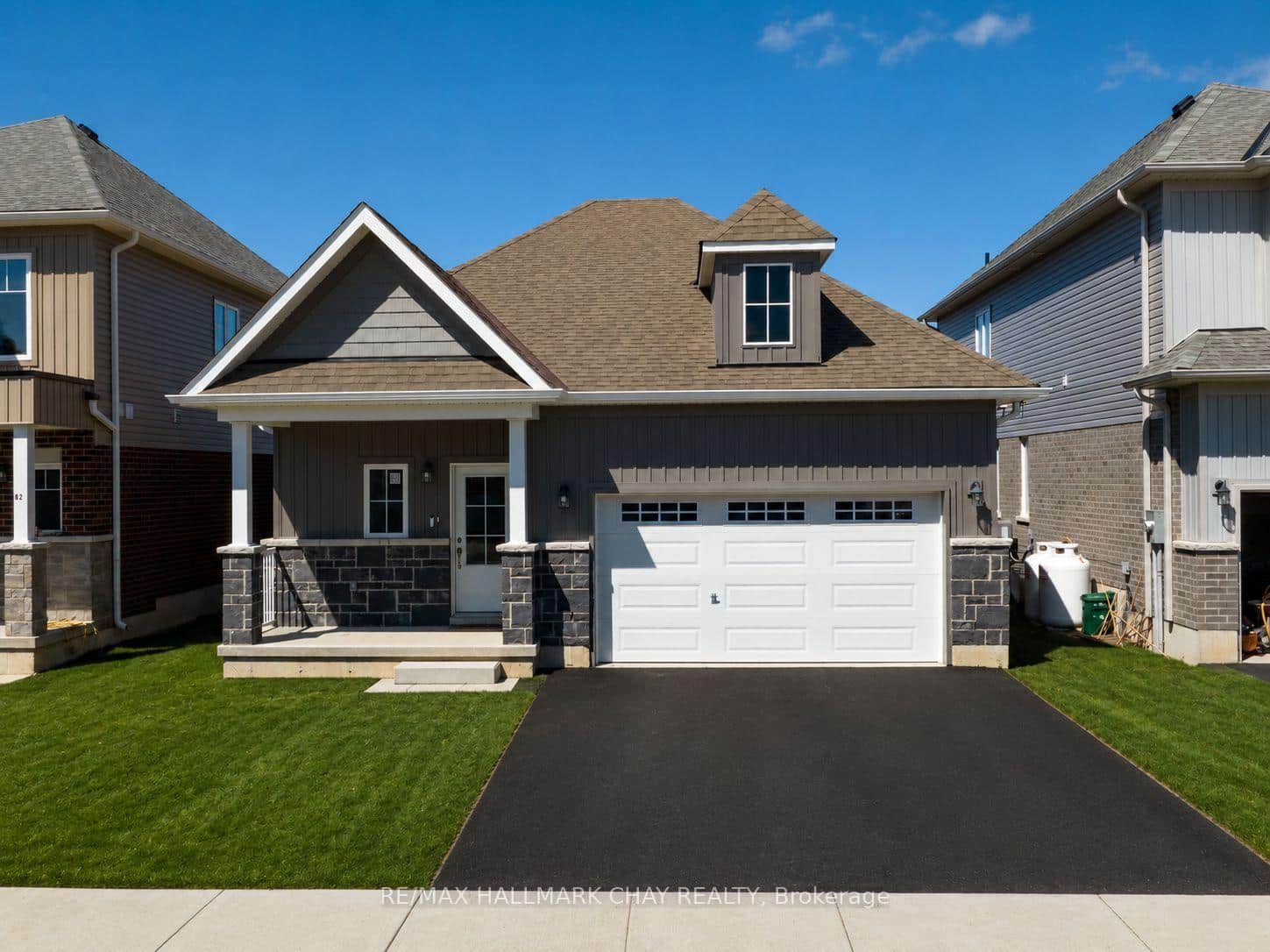 64 Hillcroft Way