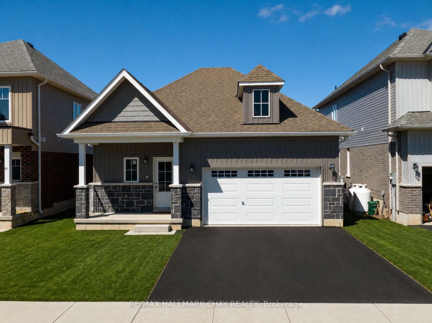 64 Hillcroft Way