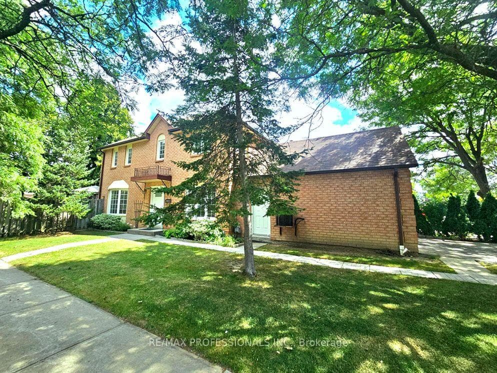 500 Silverthorne Crescent Unit 1