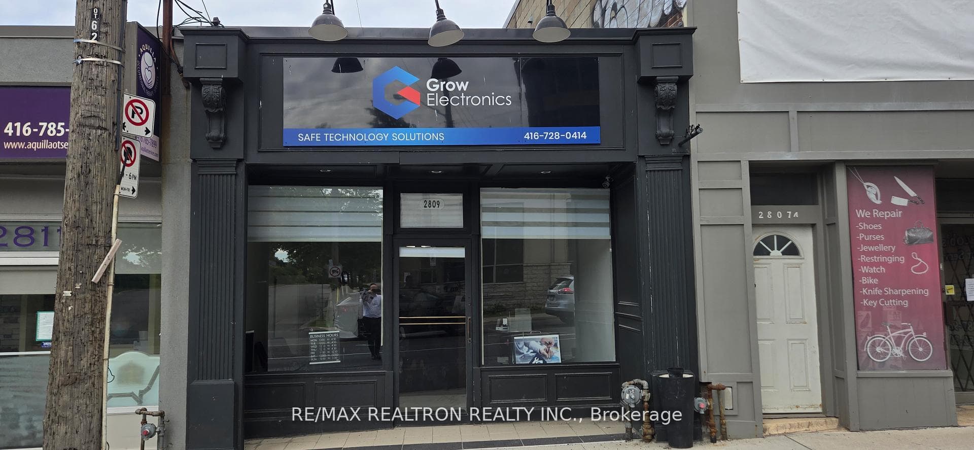 2809 Bathurst Street