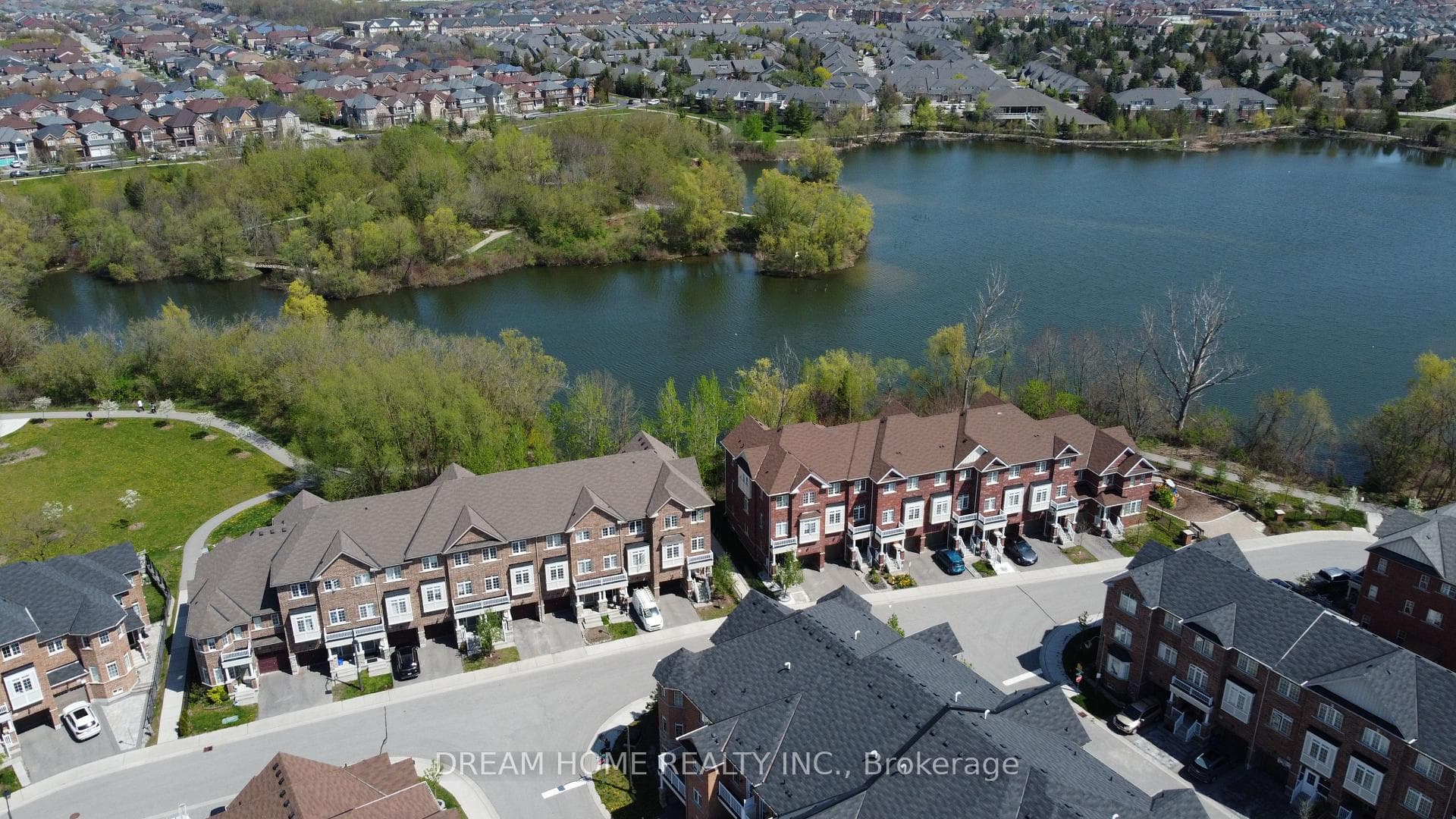 46 Roy Grove Way