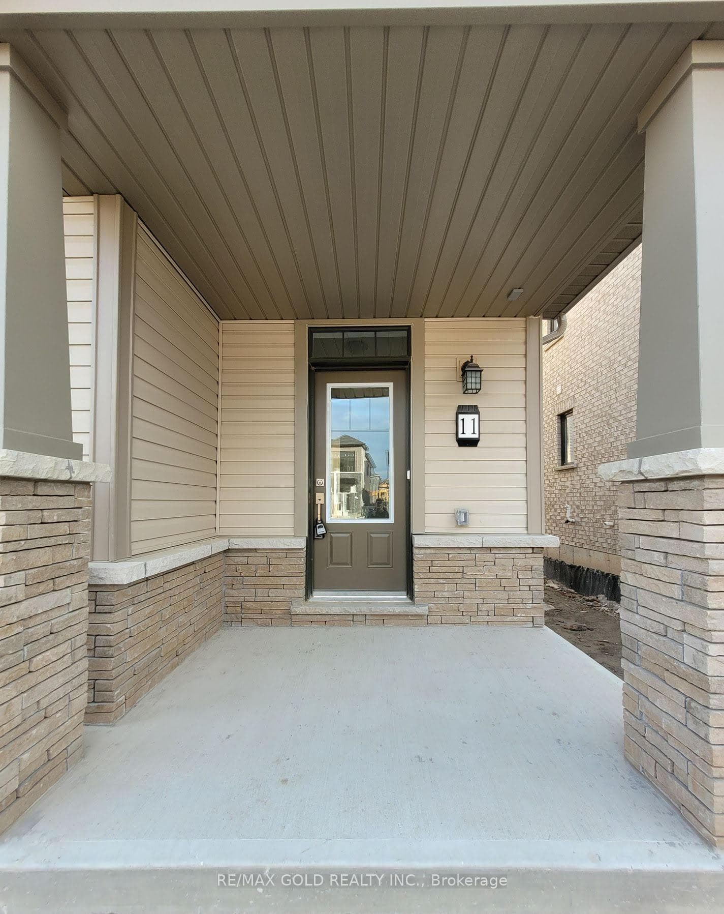 11 Amos Avenue