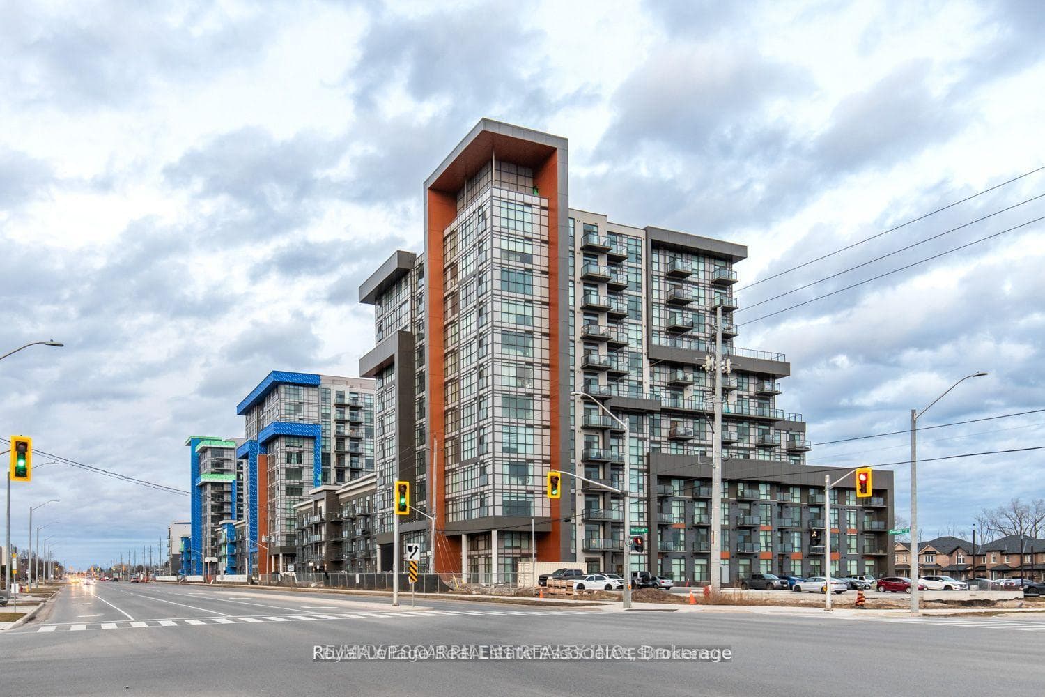 460 Dundas Street Unit 215