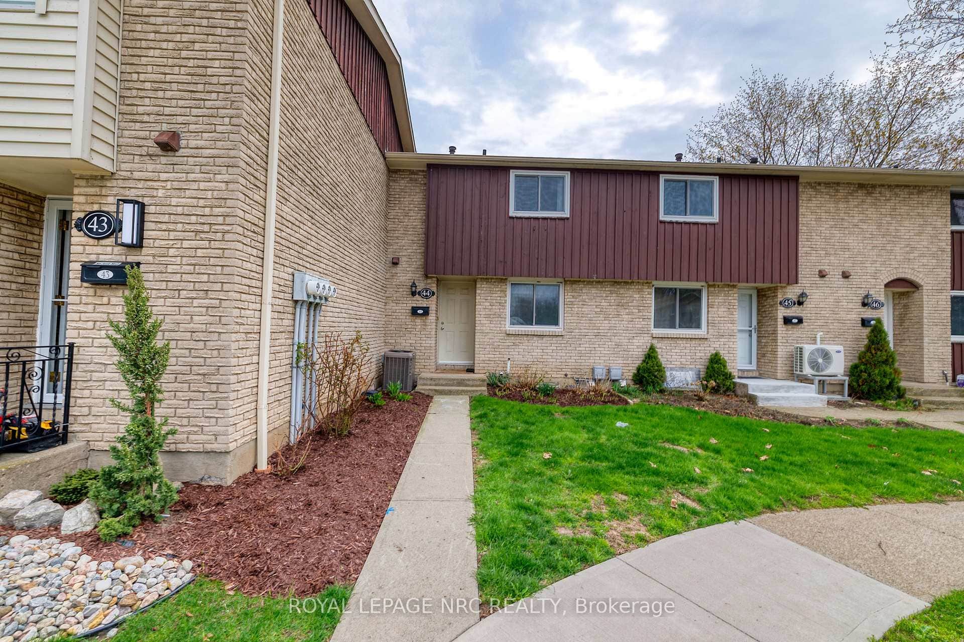 50 Lakeshore Rd unit 44 Road