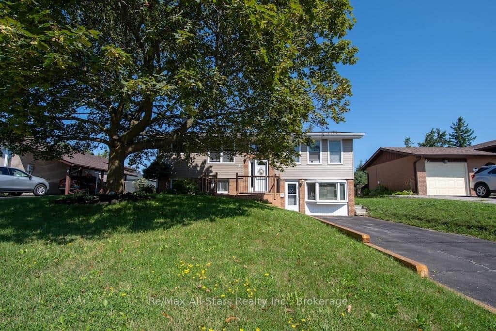 4 Daniel Court