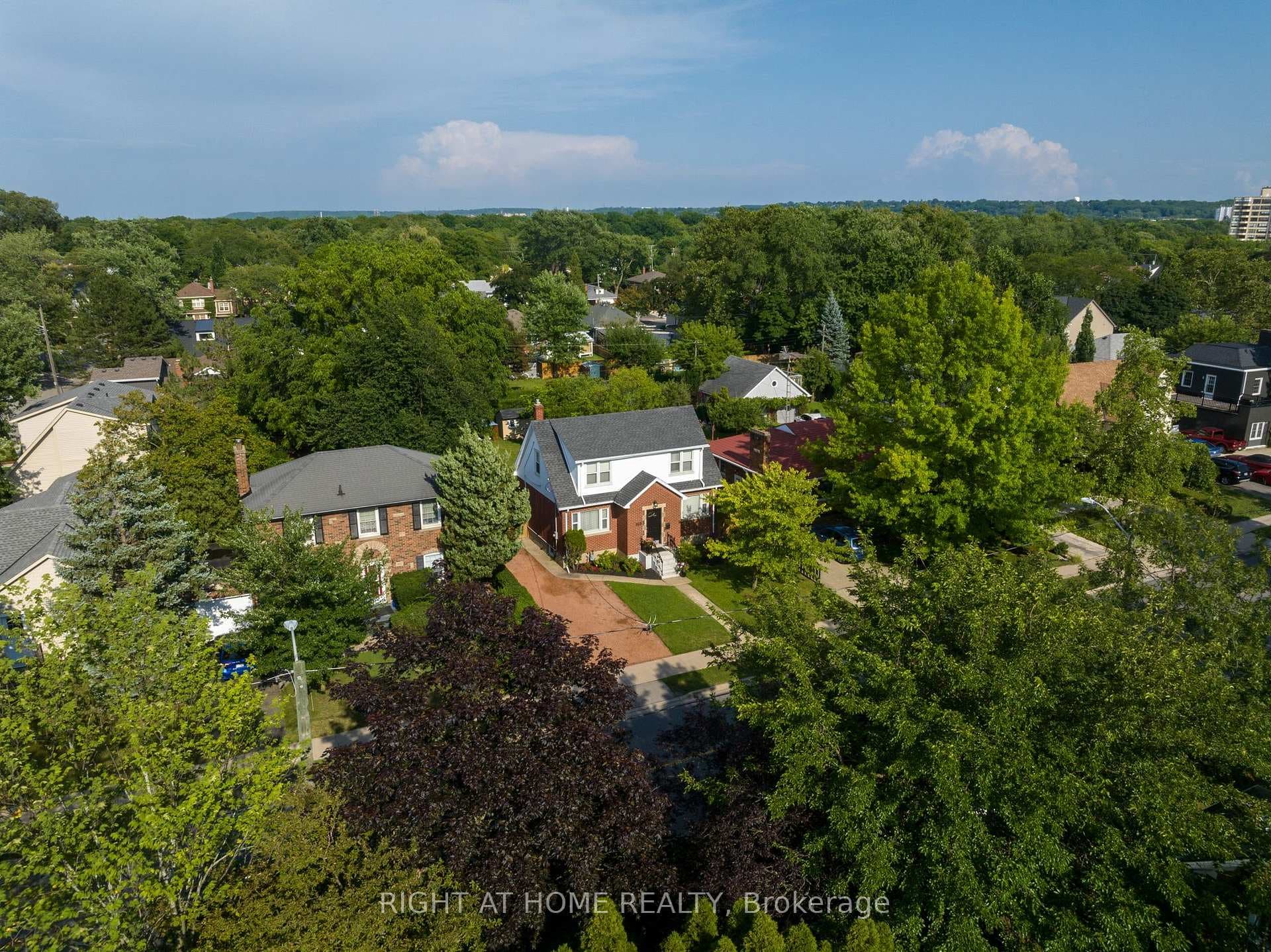 105 Glenridge Avenue Unit Bi-level Unit