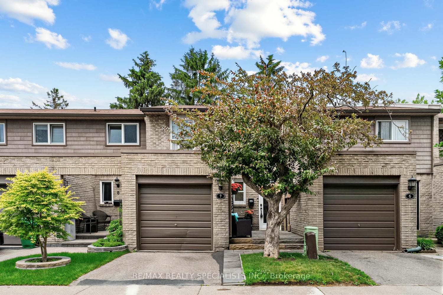 405 Hyacinthe Boulevard Unit 7