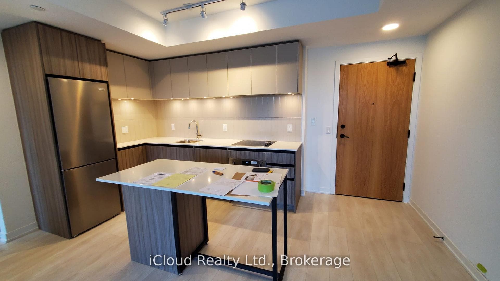 7950 Bathurst Street Unit 210