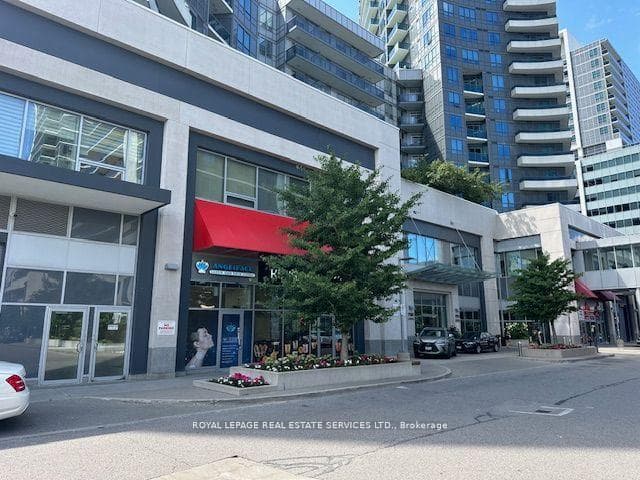 7163 Yonge Street Unit 102