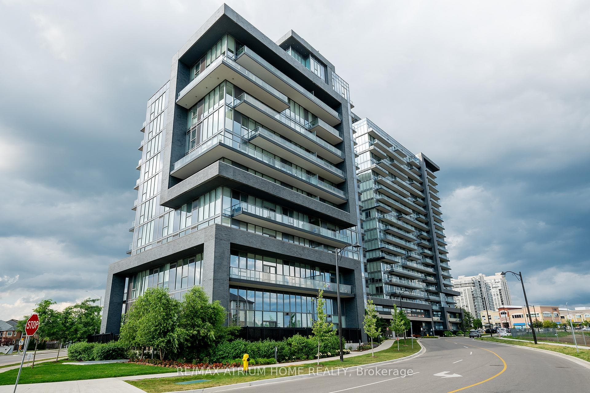 10 Gatineau Drive Unit 1004