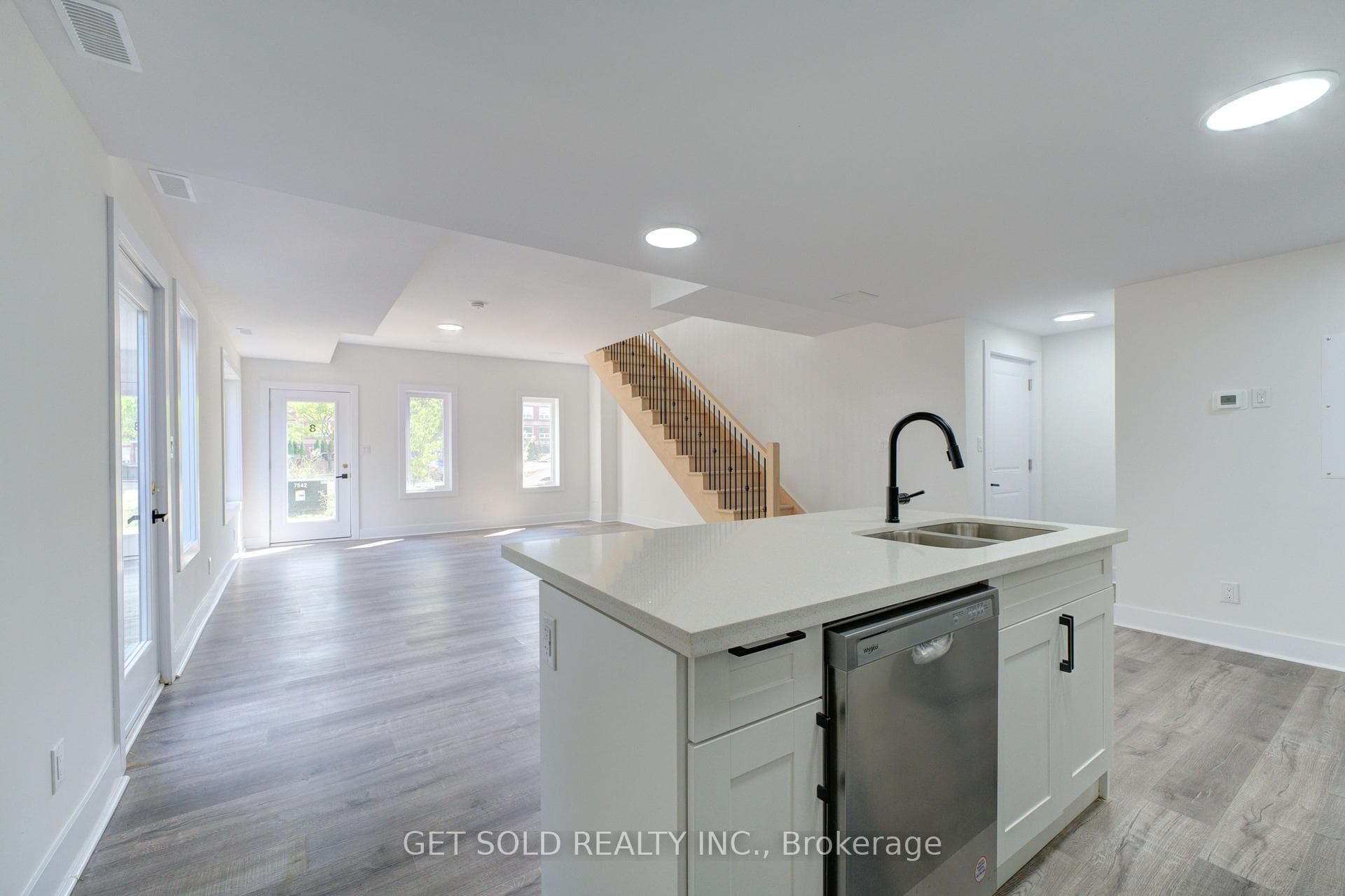 6701 Thorold Stone Road Unit 8