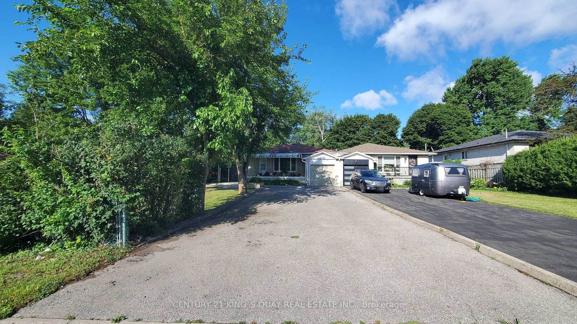 2 Robinson Street