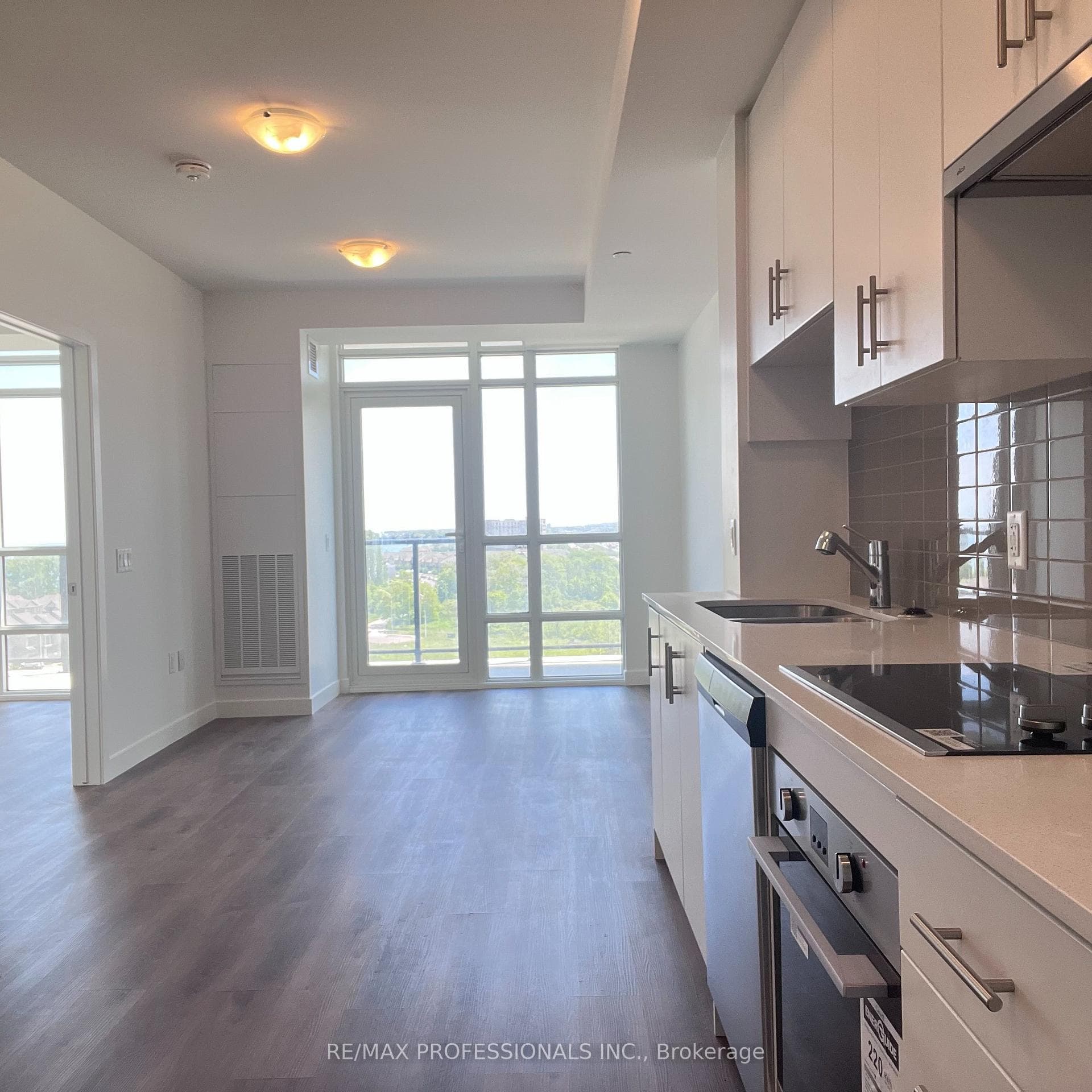 461 Green Road Unit 916