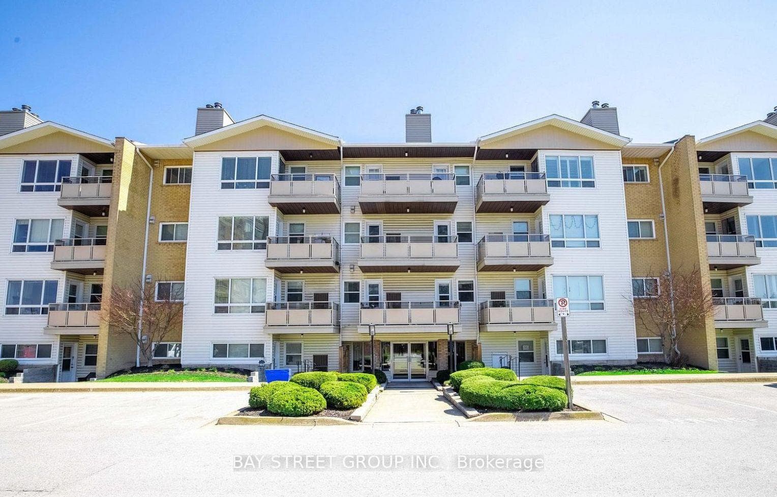 78 Roehampton Avenue Unit 213