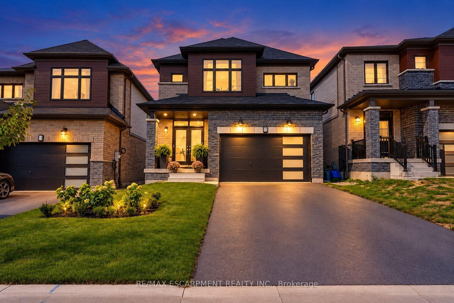 31 SANTOS Drive
