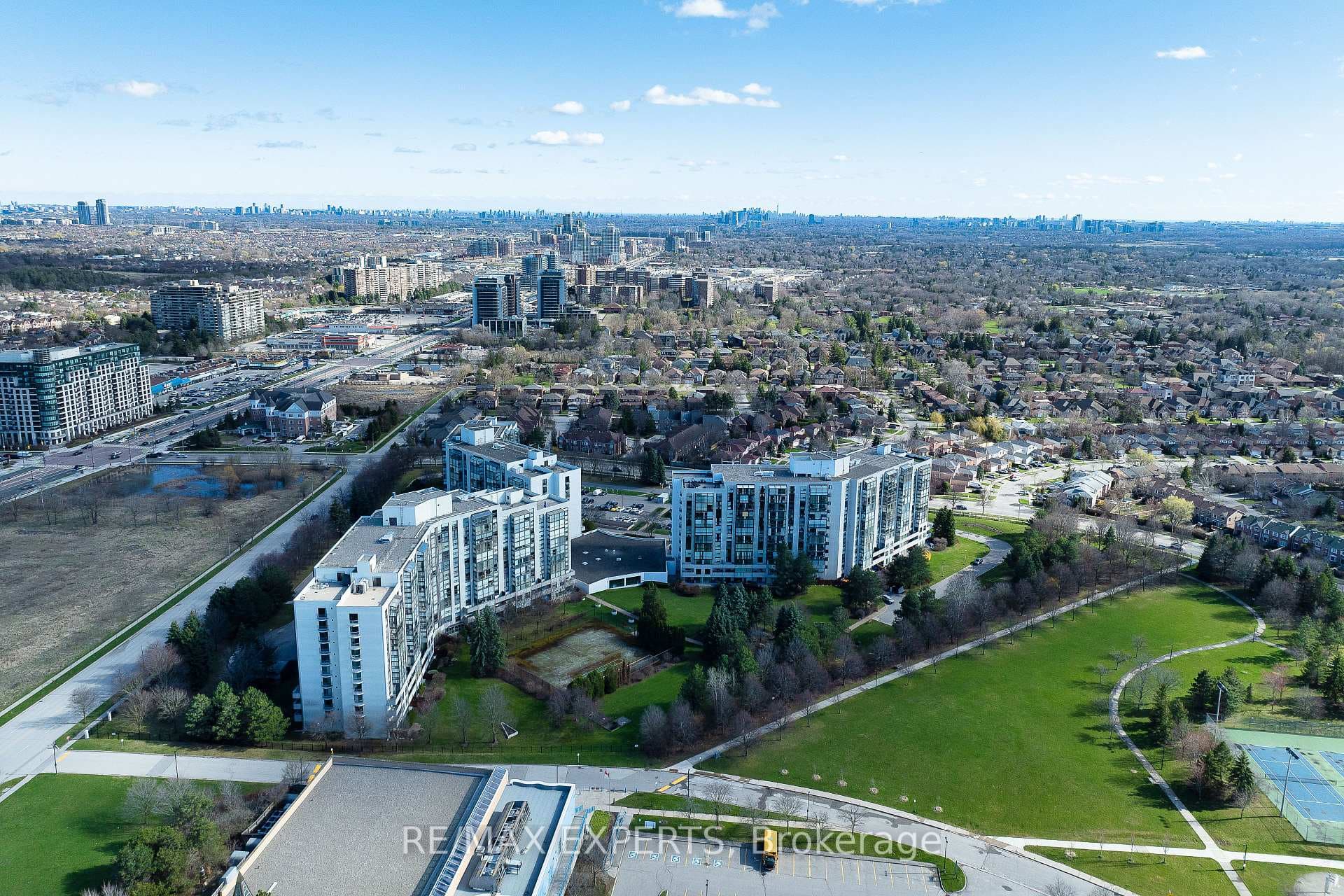 30 Harding Boulevard Unit Ph01