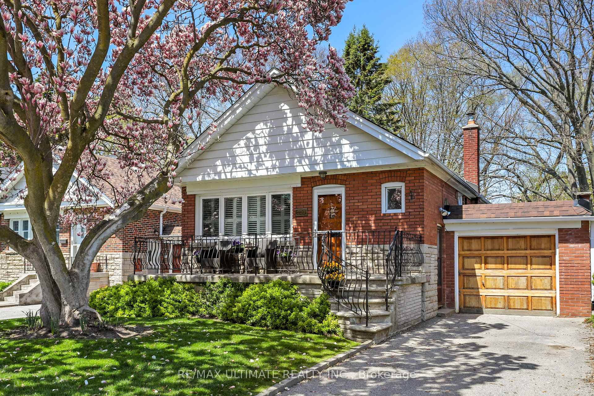 220 Parkview Hill Crescent