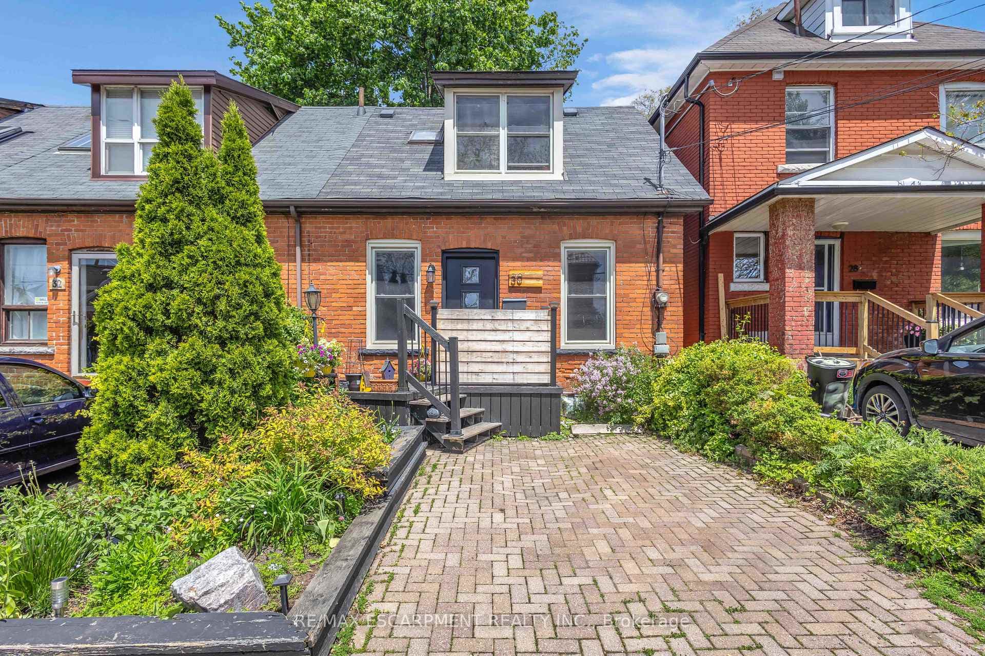 30 Sunset Avenue