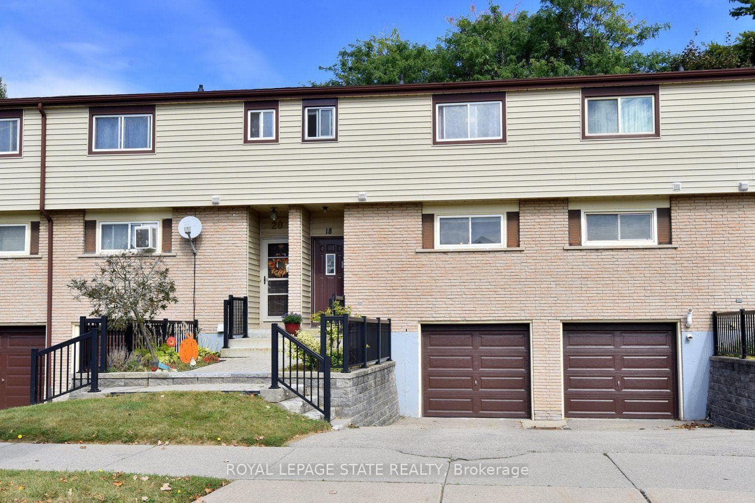 18 Claudette Gate
