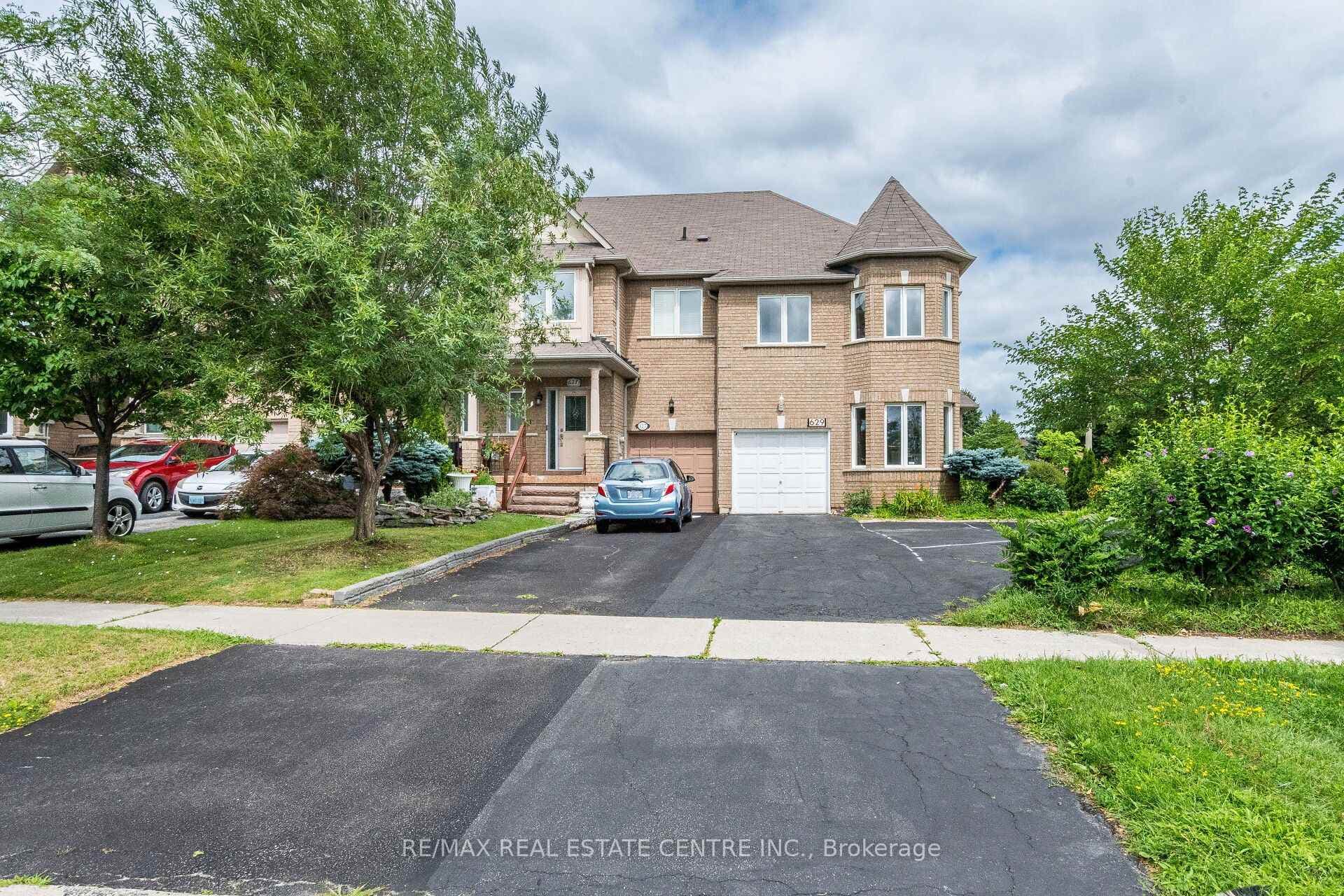 629 Lumberton Crescent
