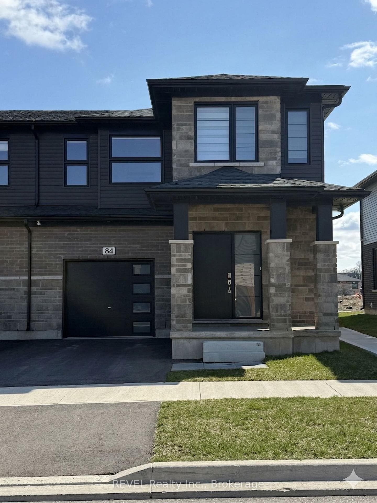 84 Acacia Road Unit Lower Unit