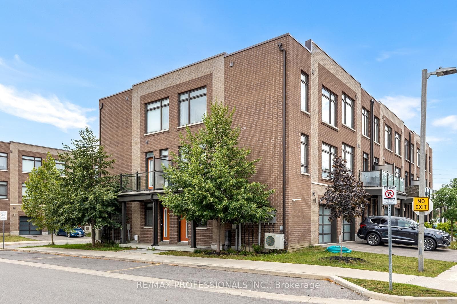 1 Lochlin Street