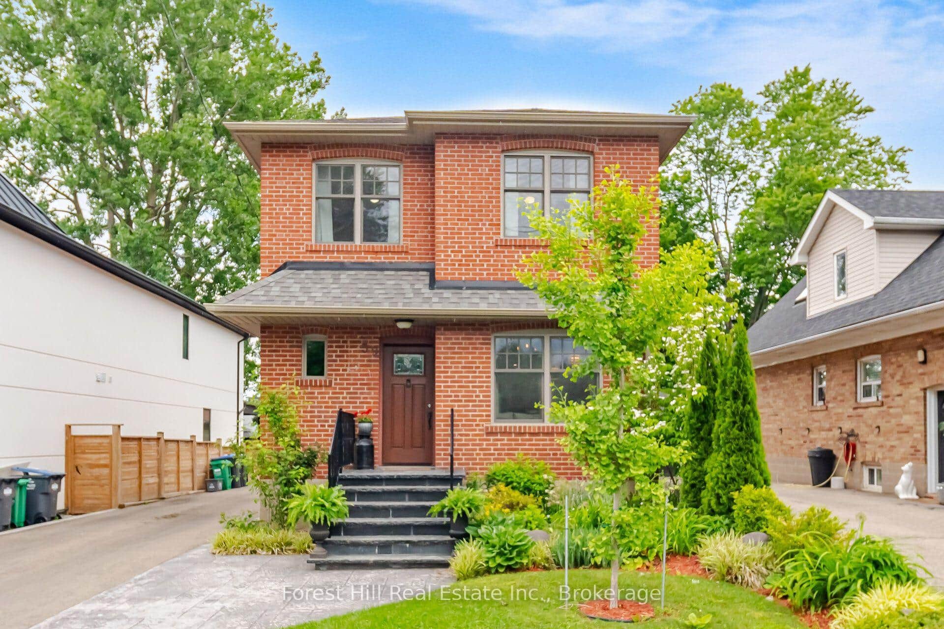 Welcome Home 39 Broadview Ave