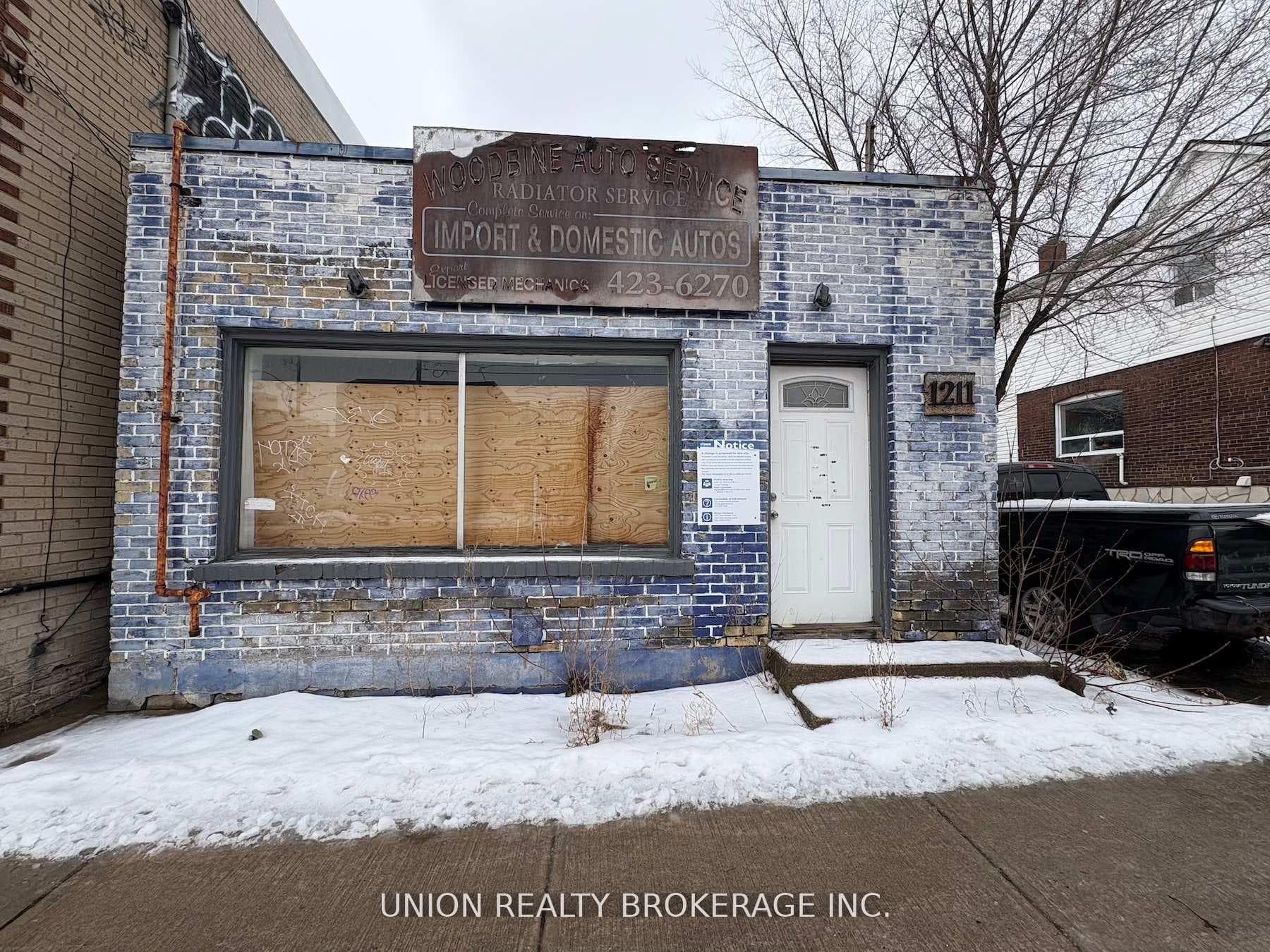1211 Woodbine Avenue