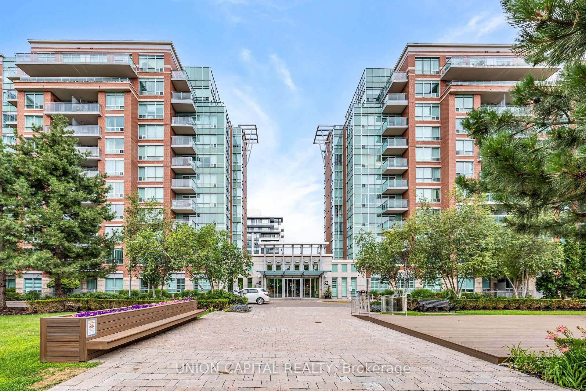 48 Suncrest Boulevard Unit 102