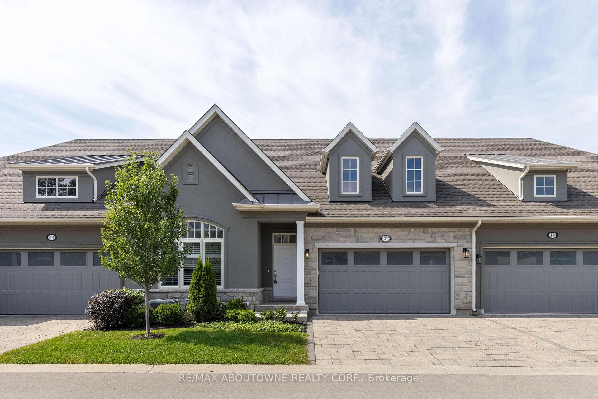 21 Sassafras Row