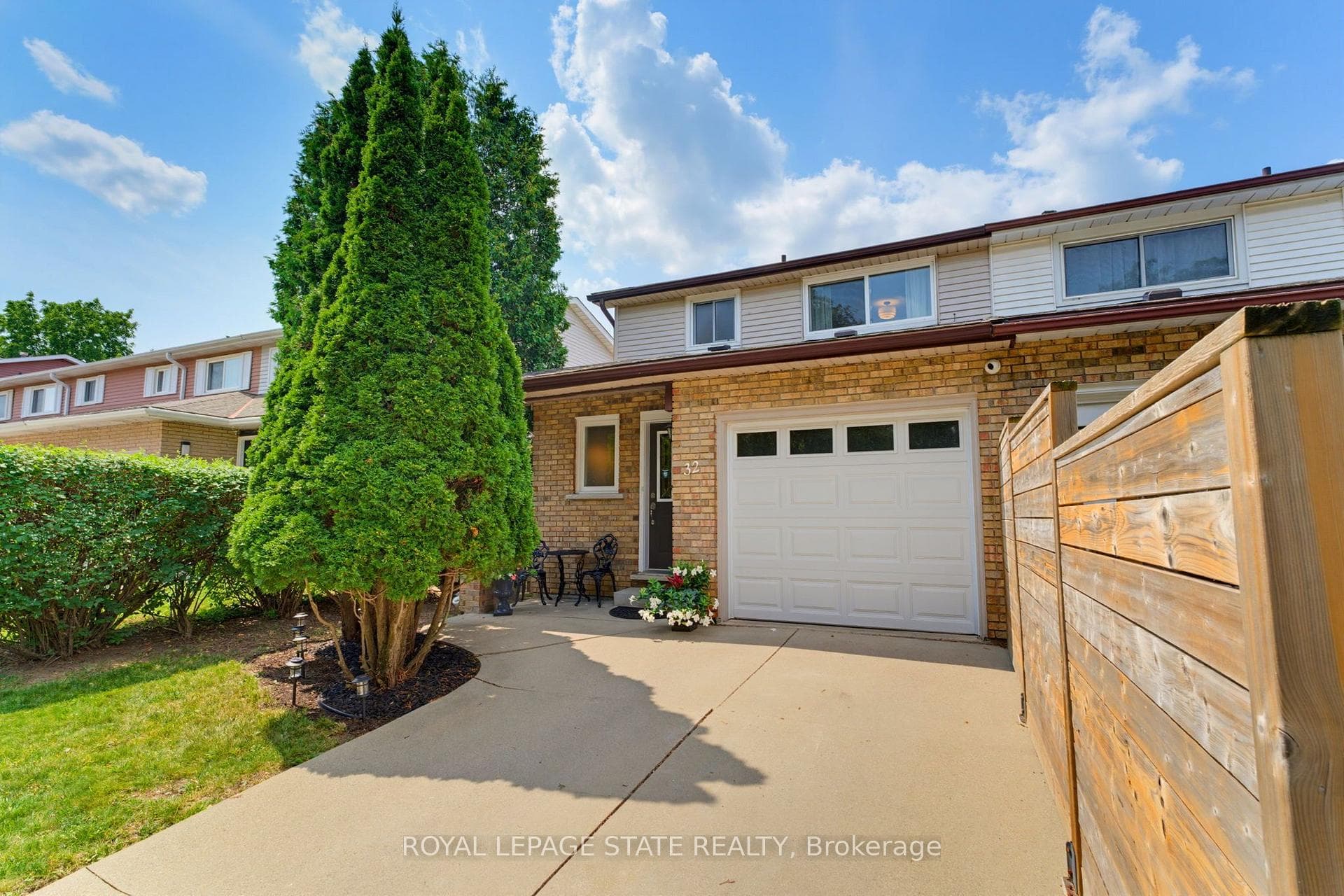 32 Silvervine Drive