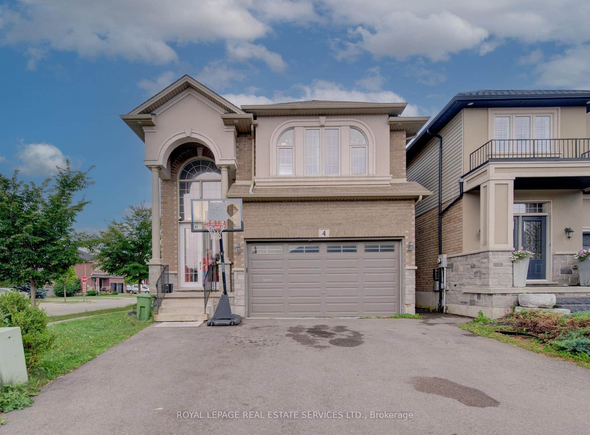 4 Chartwell Circle