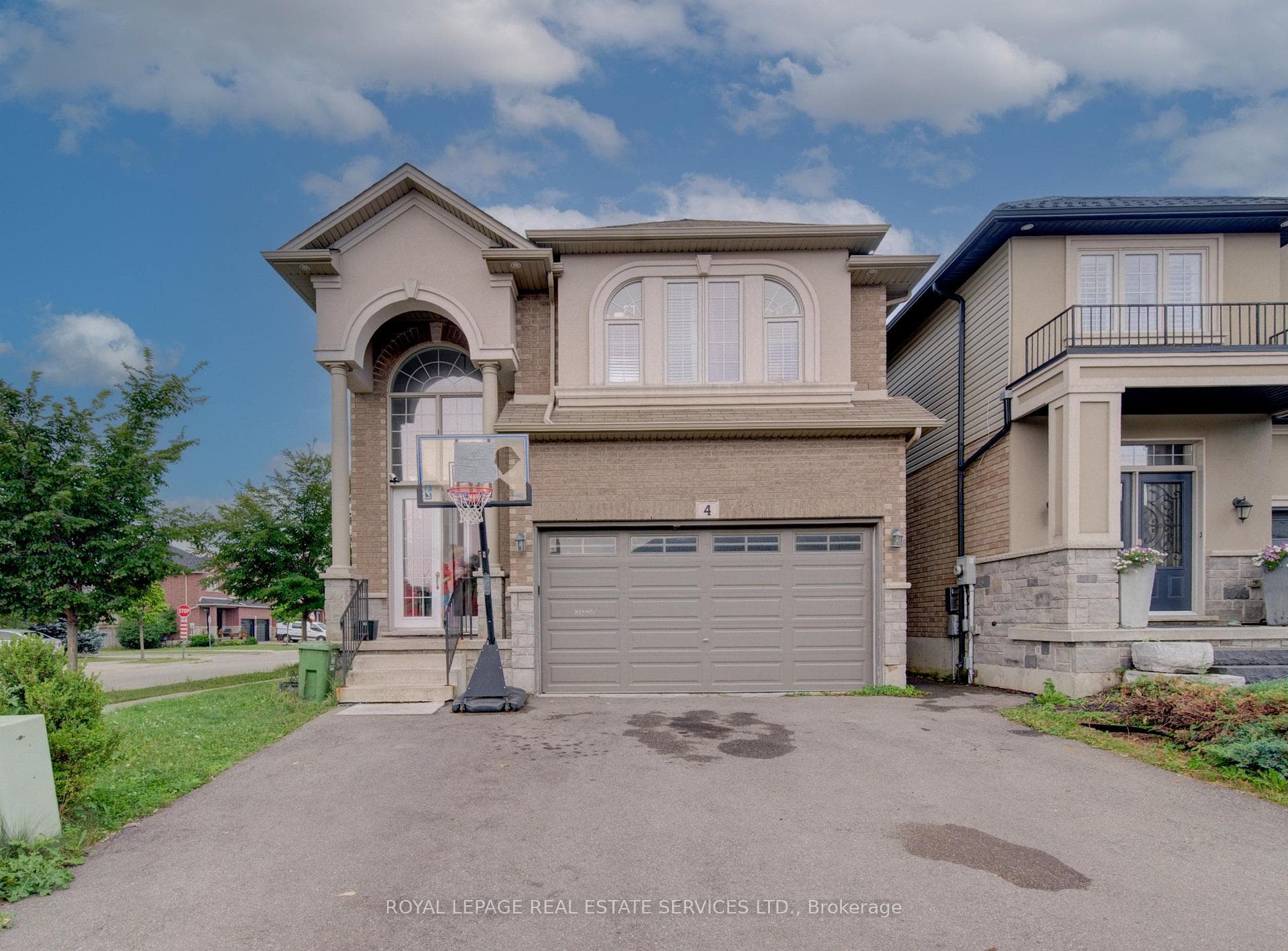 4 Chartwell Circle