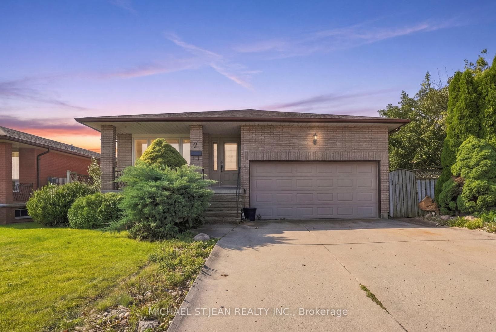 2 Hearthside Crescent