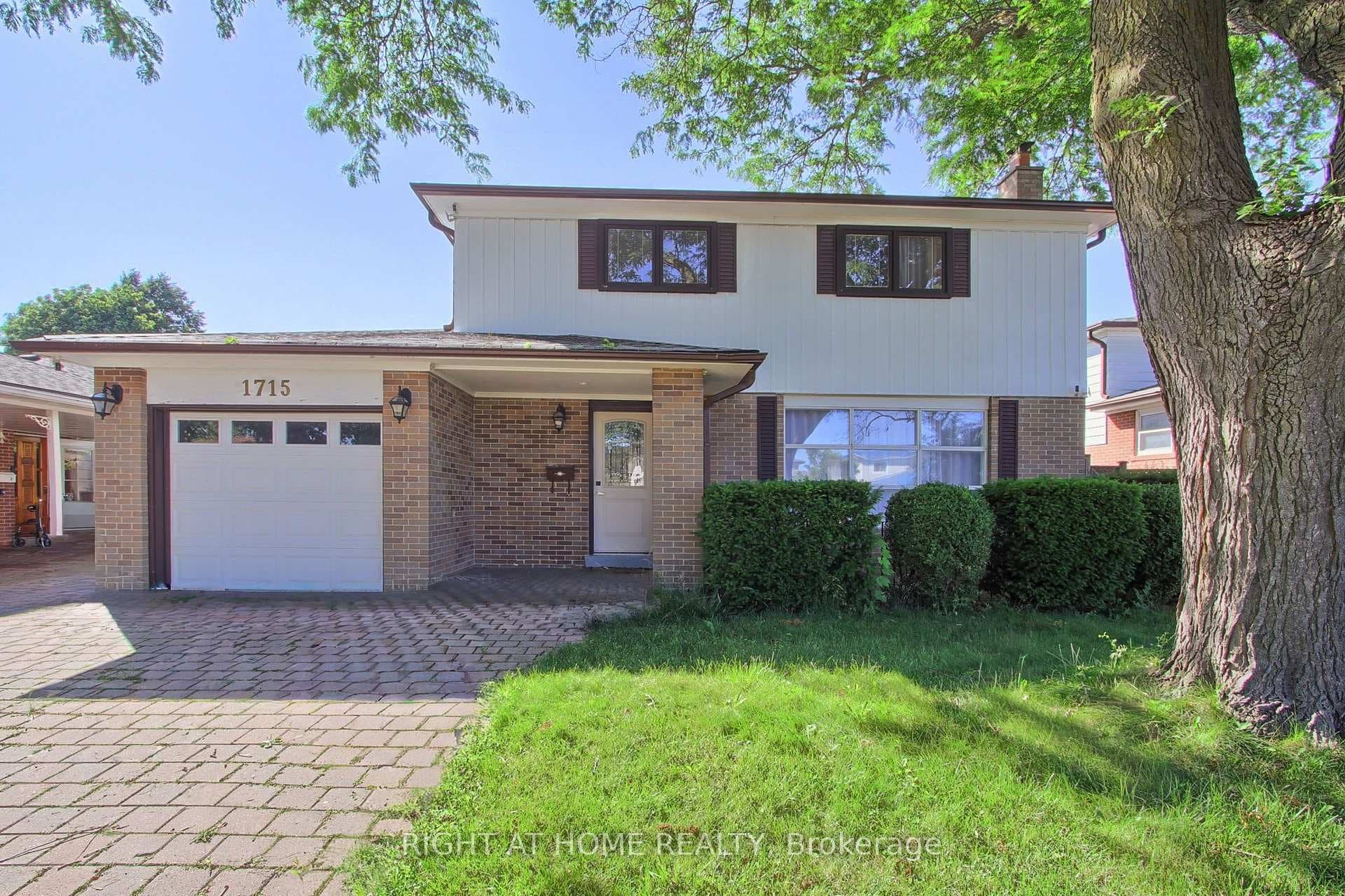 1715 Oberon Crescent