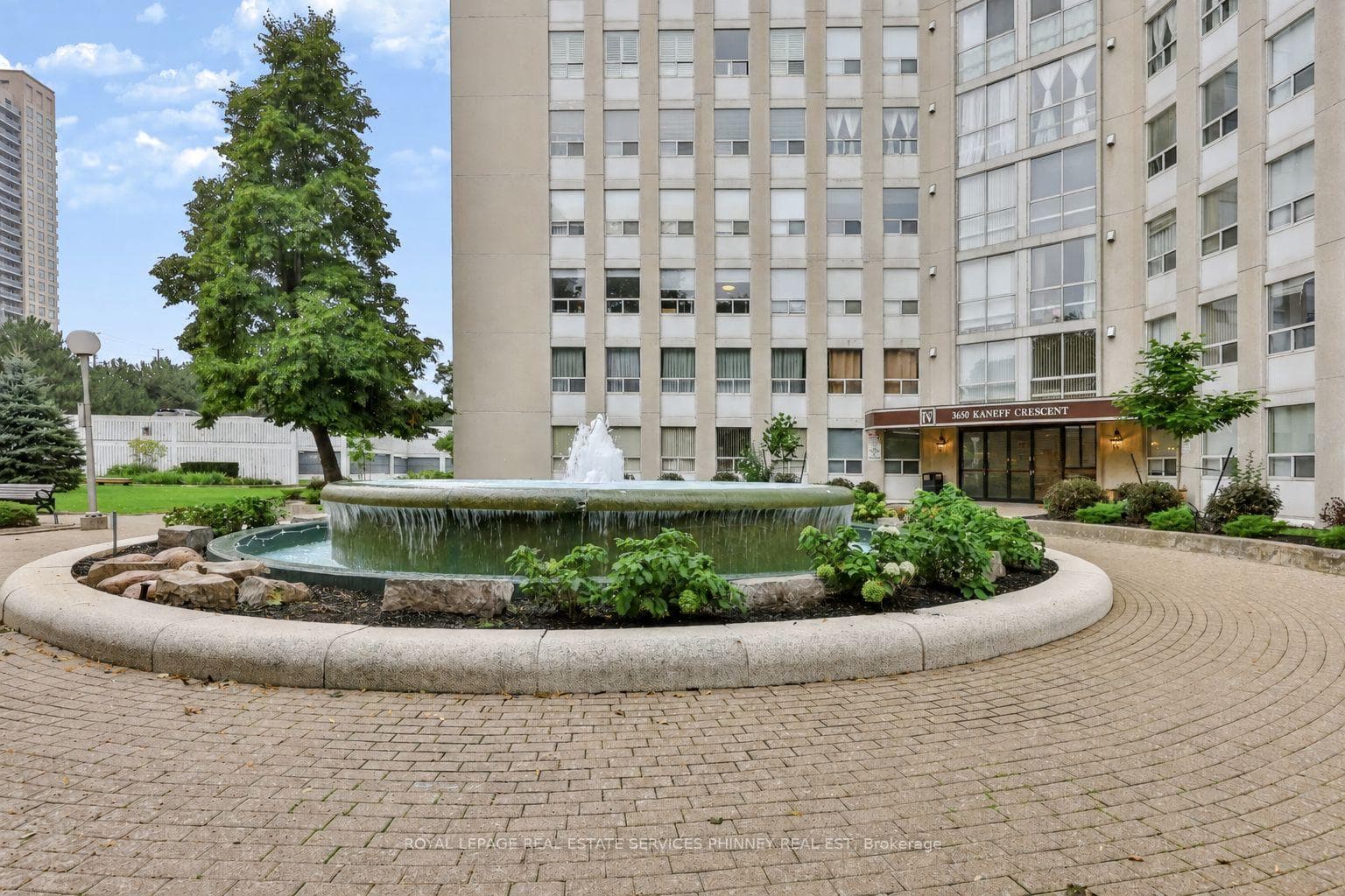 3650 Kaneff Crescent Unit 2801