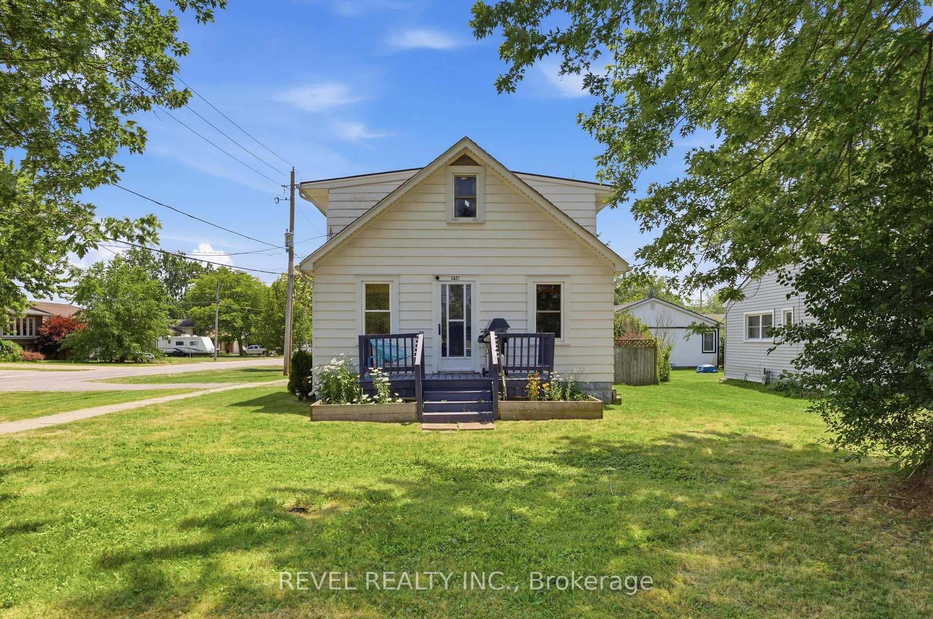 1217 ORCHARD Avenue