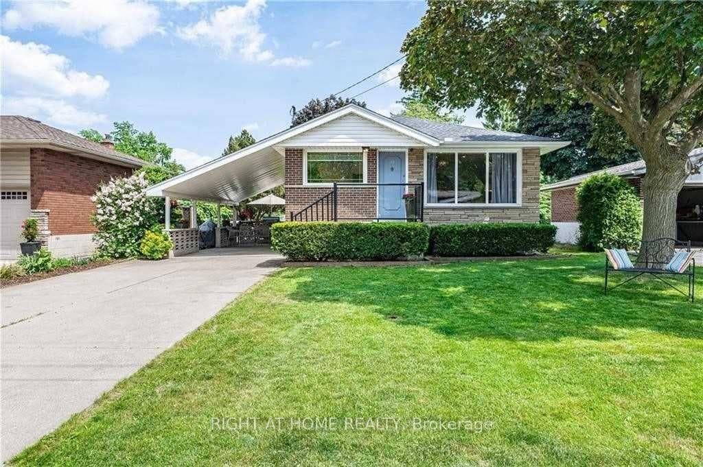 118 Briarwood Crescent
