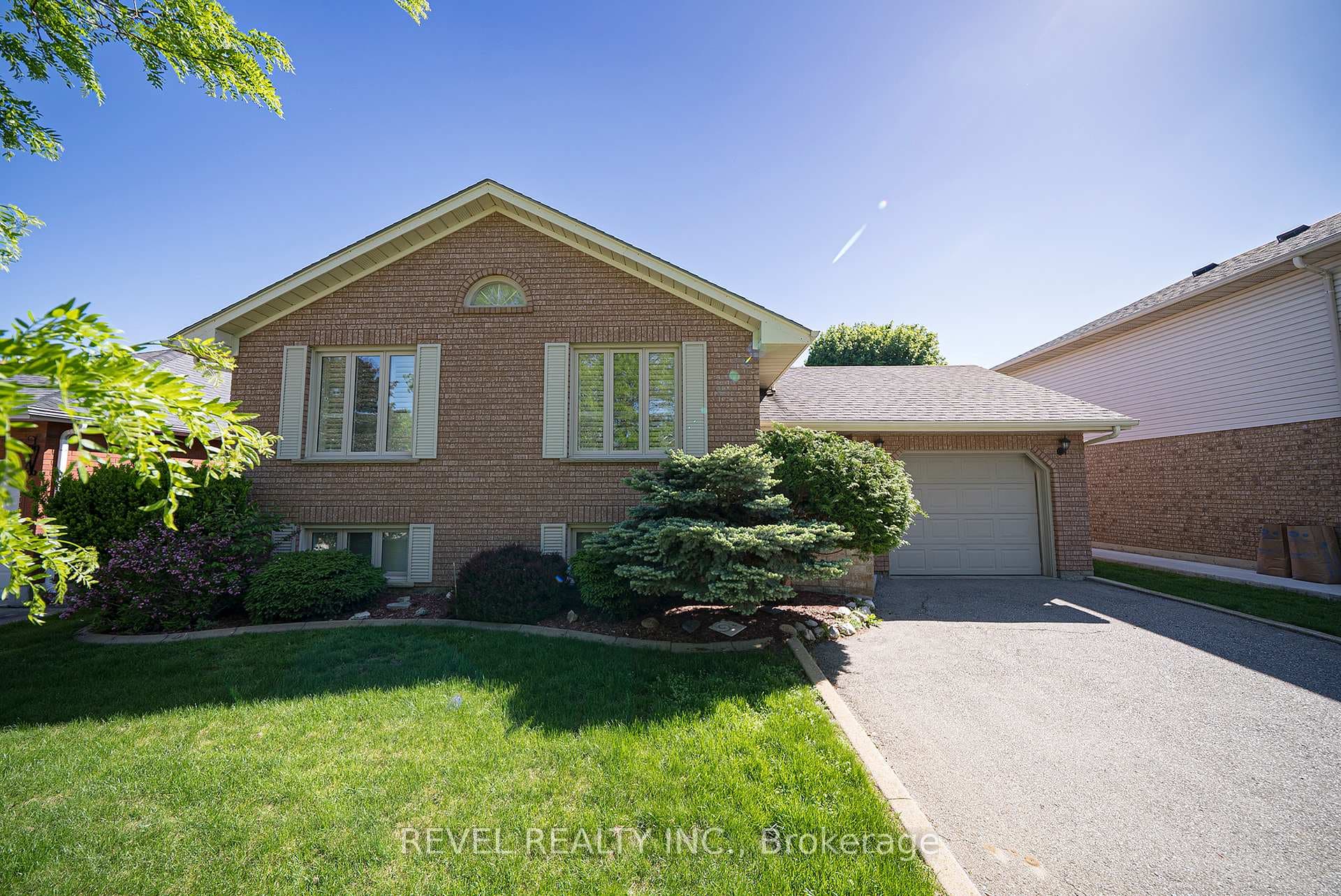 23 Trillium Way